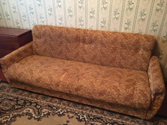 Продаю очень дёшево СРОЧНО!!! диван раскладушку в наборе с двумя креслами