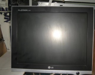 LG Flatron L1520B